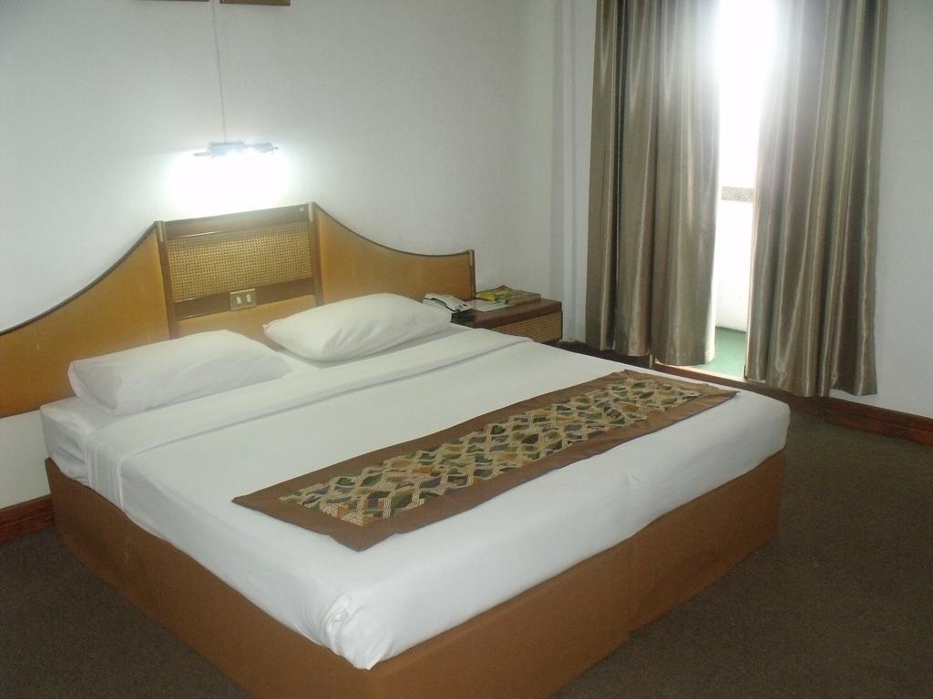 Lao Hotel Vientiane Buitenkant foto
